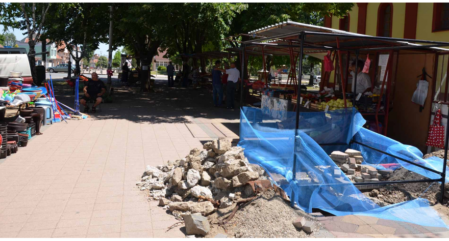 Zamena toplovodnih instalacija u centru Pećinaca