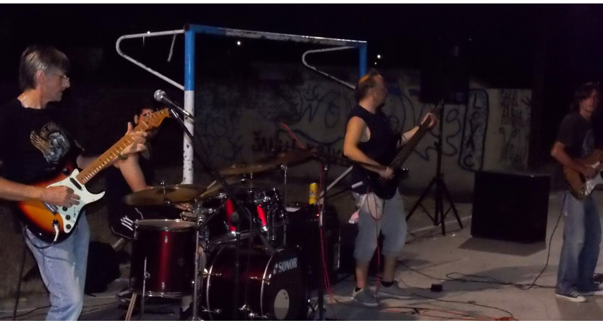 Nezaboravni hitovi odzvanjali centrom Karlovčića