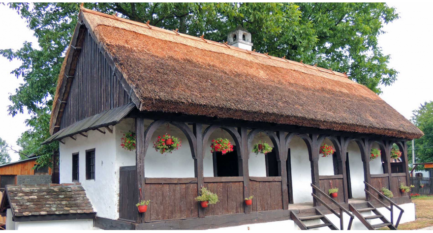 Etno kuća pod novim krovom