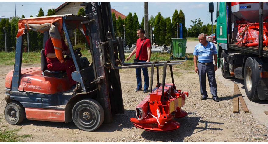 Nove kosilice za uredniju pećinačku opštinu