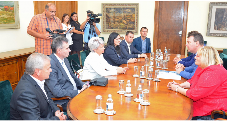 Novo sanitetsko vozilo za pećinački Dom zdravlja