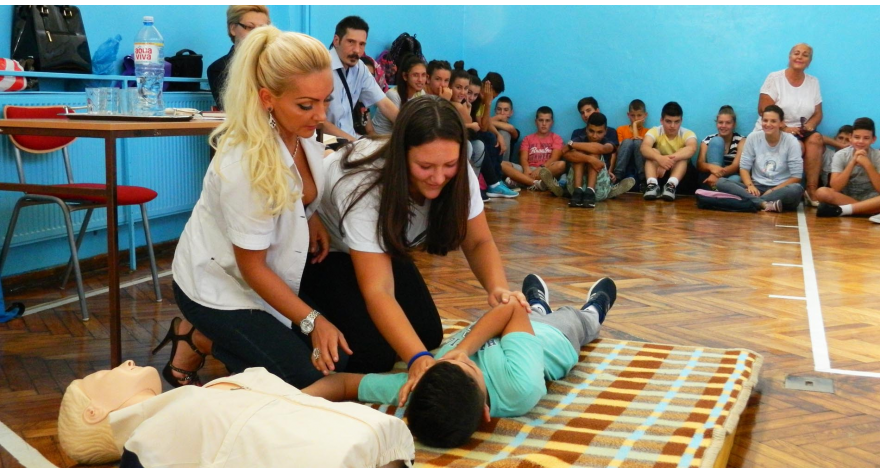 Pećinački učenici upoznali osnove prve pomoći