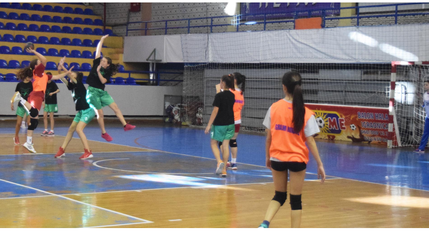 Rezultat u drugom planu