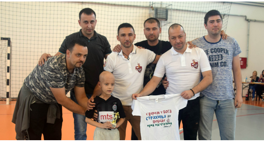 Fudbal i štrudla za Strahinju