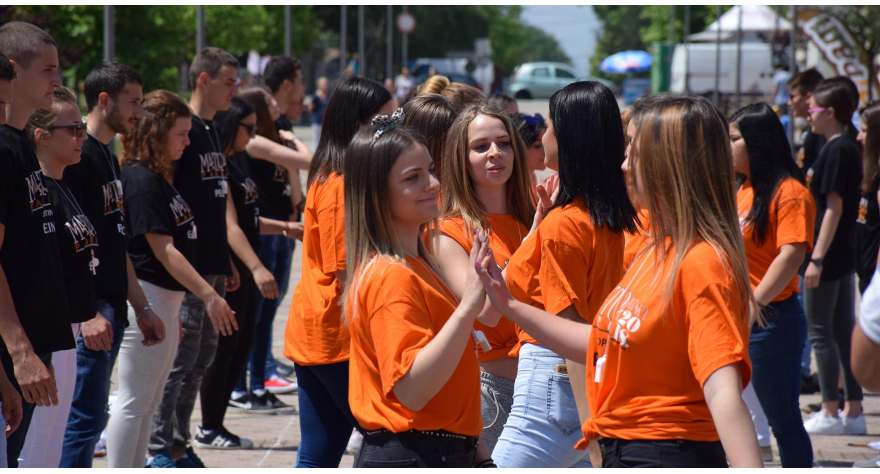 I predsednik zaigrao sa maturantima