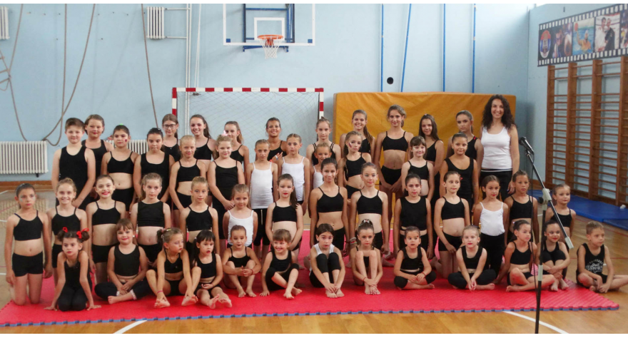 Sutra revija fitnesa i plesa u Kupinovu