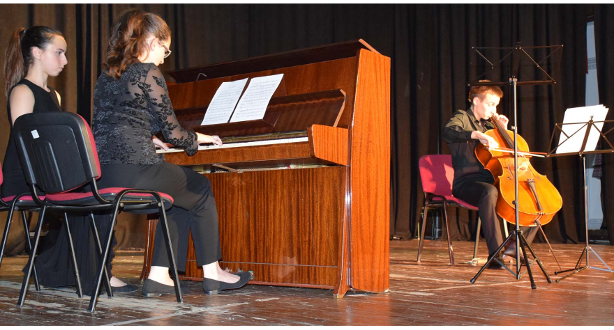 Zvuci klasike na sceni pećinačkog KC