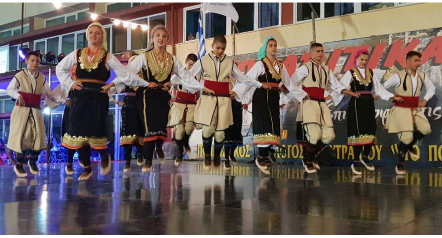 Pećinački folkloraši spojili lepo i korisno