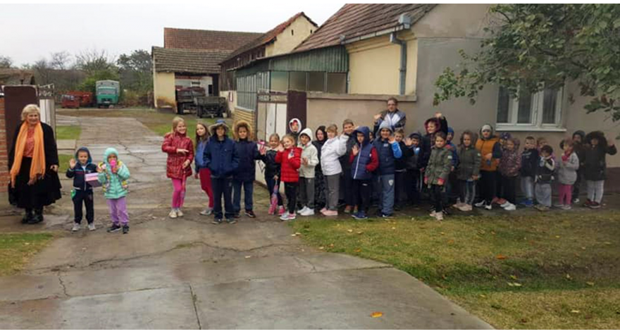 Deca digla selo na noge