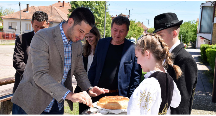 Donirana oprema školi i fudbalskim klubovima