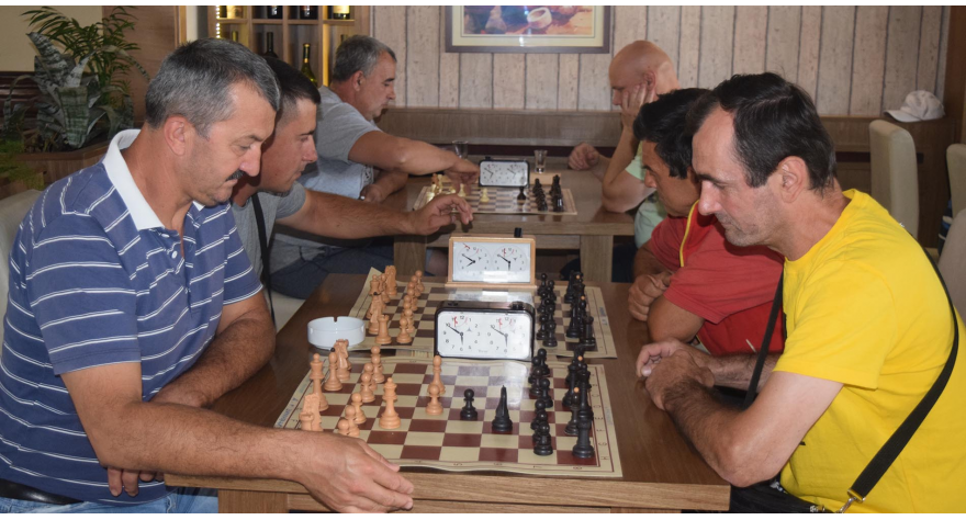 Slab učinak pećinačkih šahista