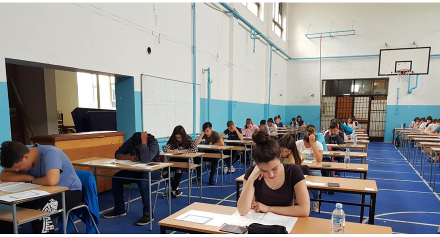 Uspešno završili polaganje srpskog jezika na maloj maturi