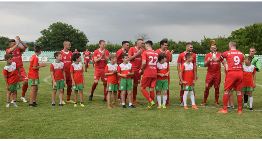 Šampionski pehar za Pećinčane