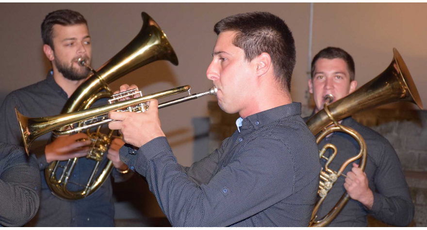 Zvuci trube na pećinačkom šetalištu