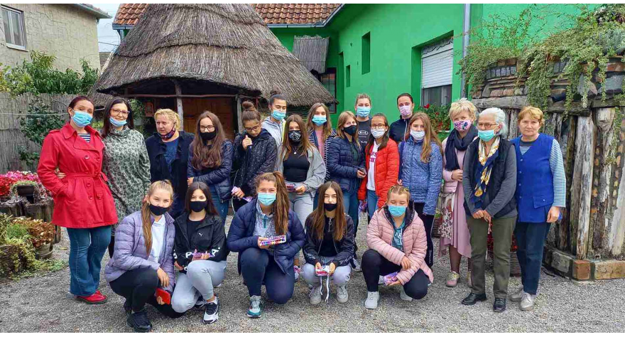 Šarene i kreativne zaštitne maske pećinačkih đaka