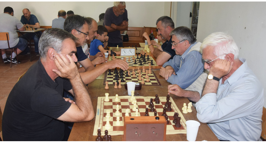 Polovičan uspeh naših šahista