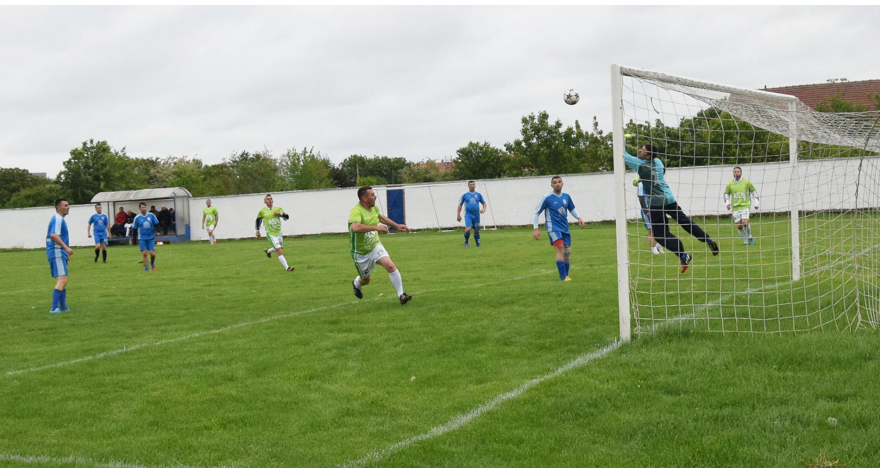 I posle poraza na liderskoj poziciji