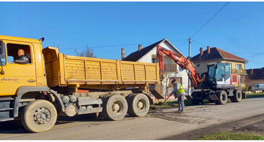 Uređene bankine od Sibača do Pećinaca