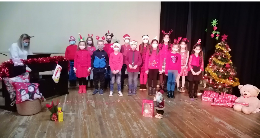 Muzički novogodišnji poklon (Video)