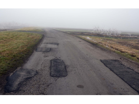 Sanirane udarne rupe na putu Kupinovo - Progar