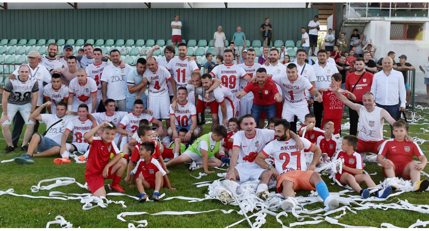 Pećinački fudbaleri u višem rangu