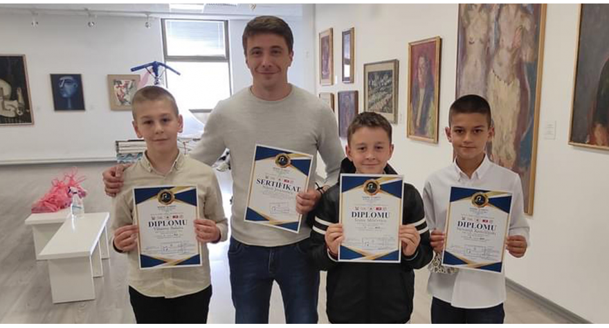 Uspešno završena godina