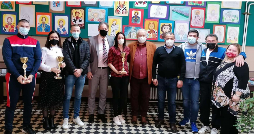 Nagrade za pećinačku školu