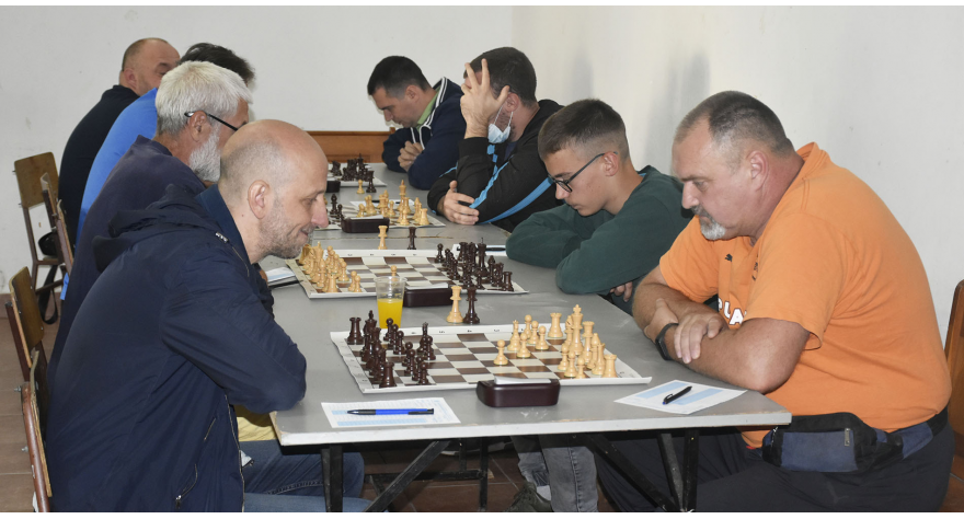 Dečani ne ispuštaju lidersku poziciju