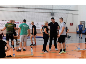 Predsednik opštine Pećinci Siniša Đokić tokom razgovora sa organizatorima