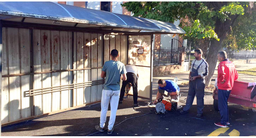 Autobusko stajalište na starom mestu