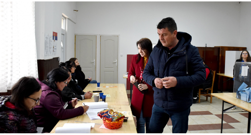 До 11 часова гласало 26,74% бирача