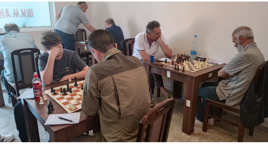 Половичан успех пећиначких шахиста