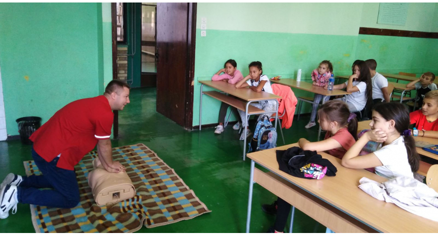Црвени крст Пећинци обележио Светски дан прве помоћи