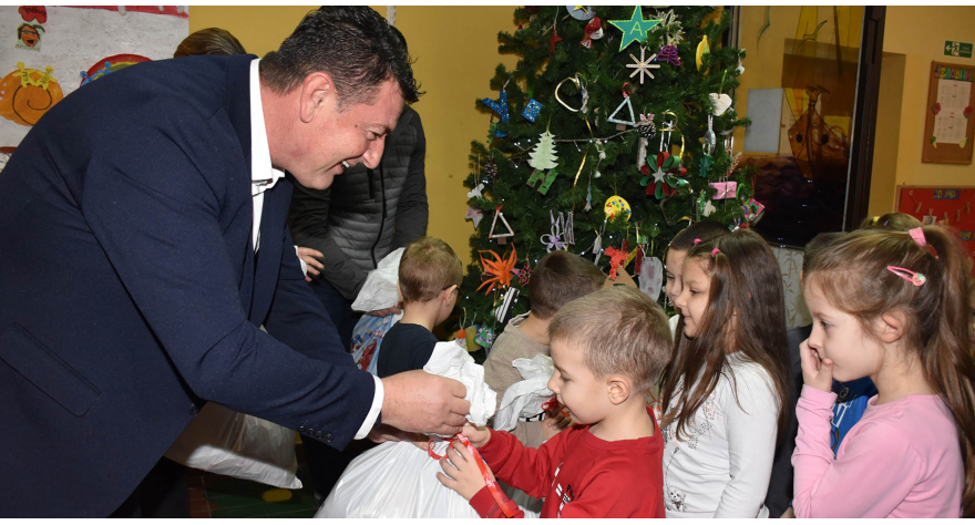 Đokić: Trudimo se da svako dete oseti radost praznika