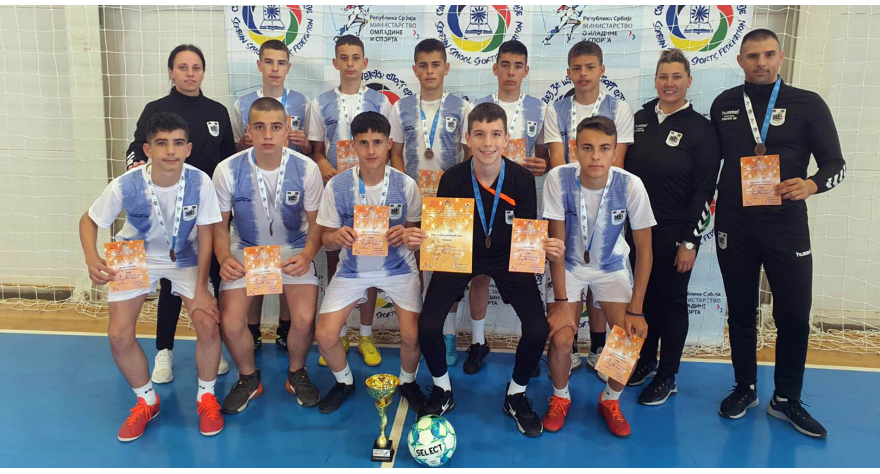 Пећиначки основци трећи у држави