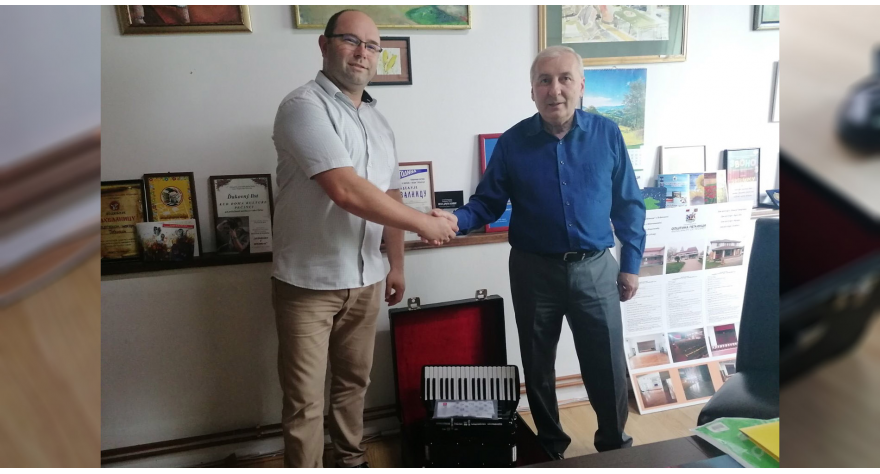 Нова хармоника за пећиначке ђаке