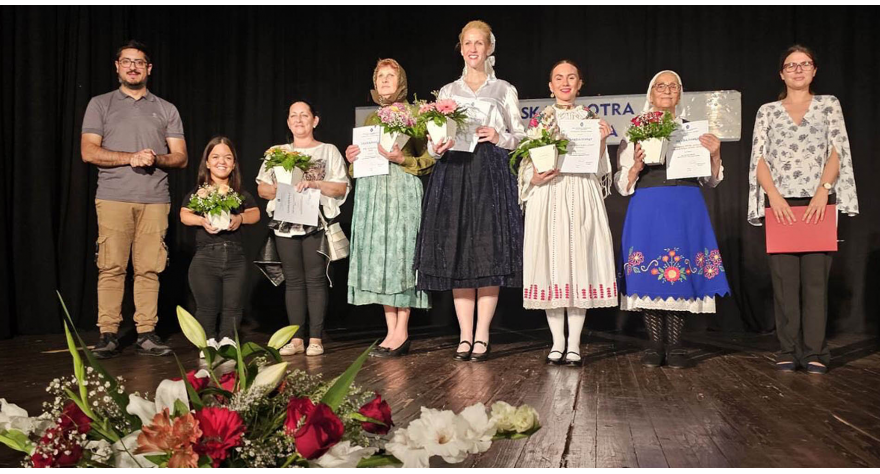 У Пећинцима одржана Зонска смотра фолклорне традиције Срема