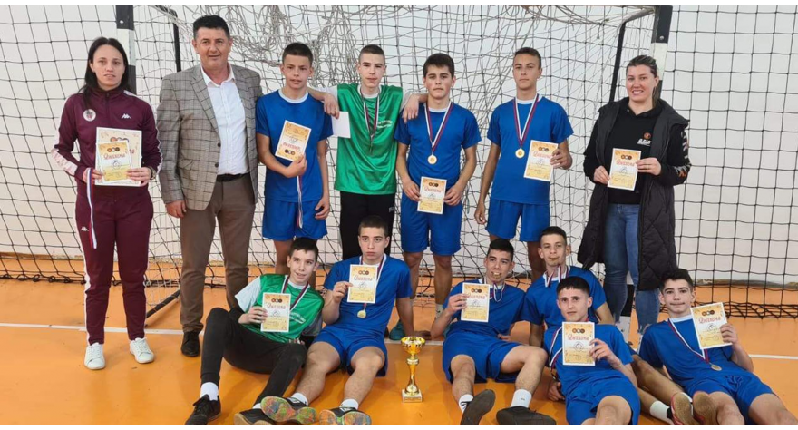 Велики успех младих пећиначких фудбалера