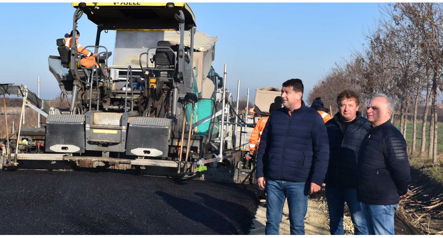 Asfaltira se prva deonica puta Kupinovo-Brestač