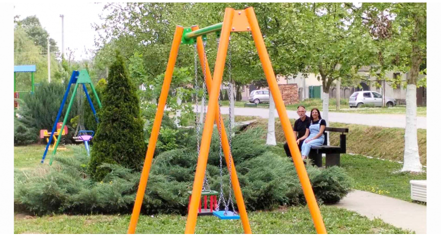 Velika akcija uređenja dečjeg parkića u Kupinovu