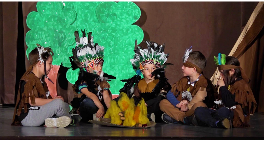 Десет представа изведено на Зонској смотри у Пећинцима