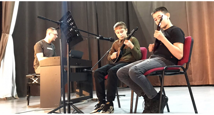 Промотивни концерт Тошиних ђака за пећиначке основце