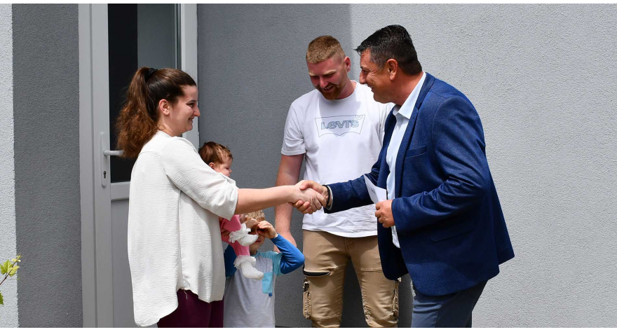 Dobrodošlica za 62 bebe (Video)