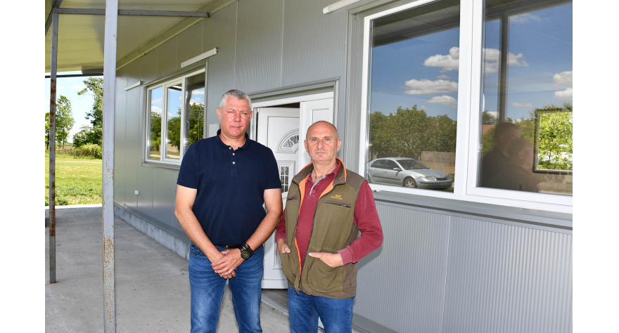 Брестач – сложна кућа домаћинска