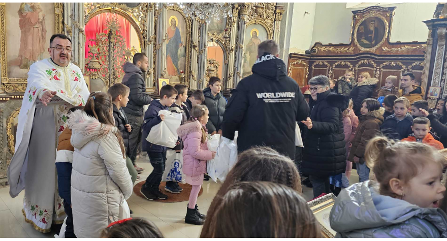 Светосавски пакетићи за децу из Деча