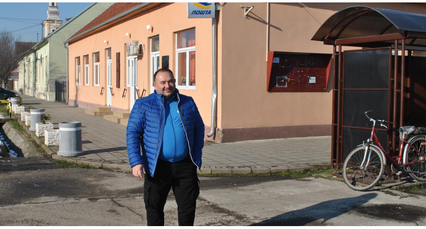 Село мало, ал’ увек у центру пажње 