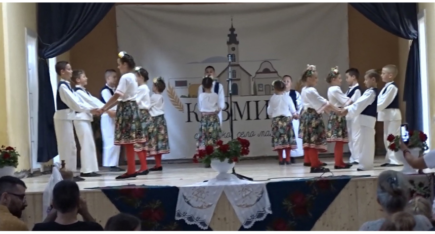 Mališani iz Karlovčića nastupili na Malom Đermu