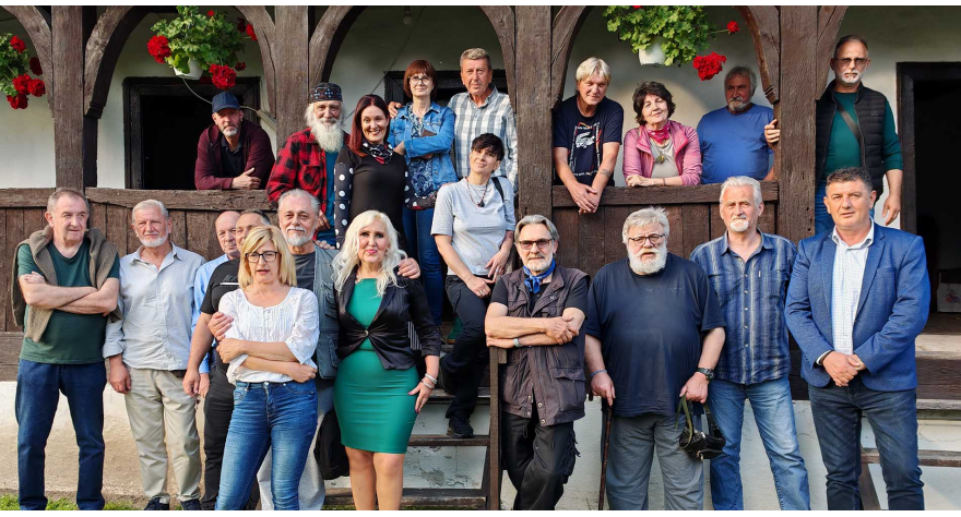 Отворена 16. Ликовна колонија у Купинову