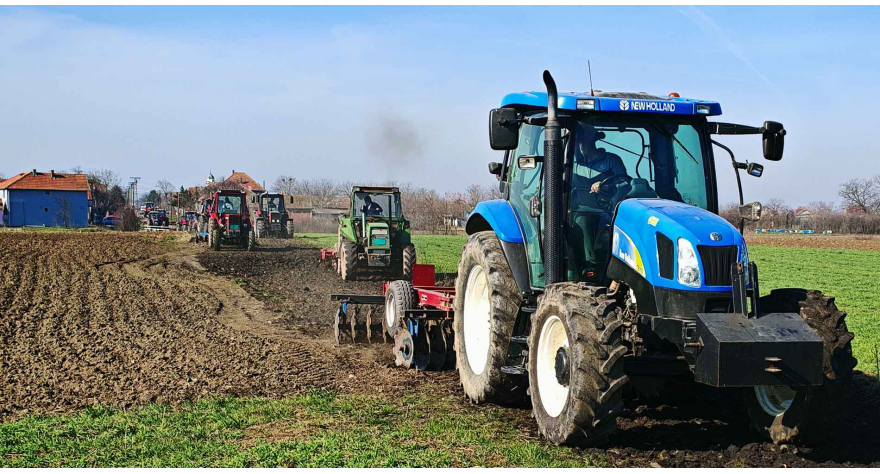 Товарничани уредили 48 километара атарских путева