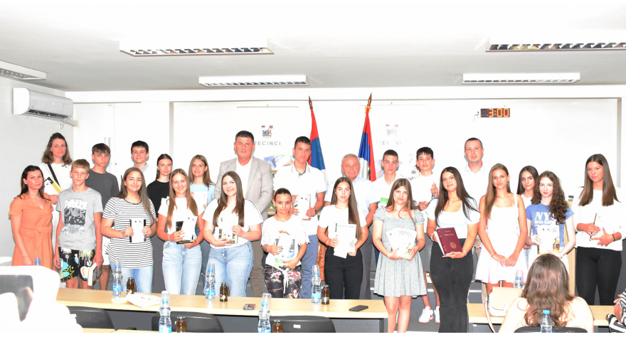 ĐOKIĆ: Vi ste ono najbolje što Opština Pećinci u ovoj godini ima